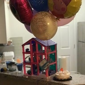 Meet your Posher, Muna